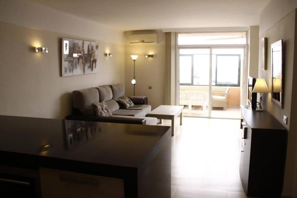Apartament Bright Apt, Terrace,heated Pool. San Miguel de Abona